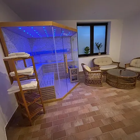 Wellness-villa Am Nuerburgring Mit Pool, Sauna Und Eifelpanorama